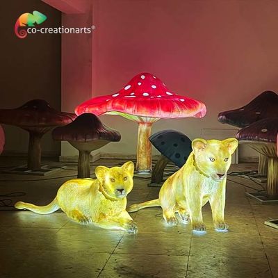 Ein guter Preis. Leuchten Sie lebensgroßem Fiberglas-Tier-Fiberglas Lion Statue Landscape Decorations Online
