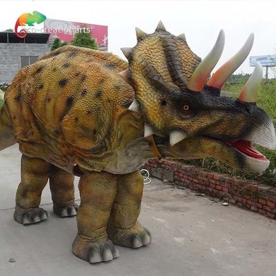 Erwachsenes Dinosaurier-Kostüm des Triceratops-zwei