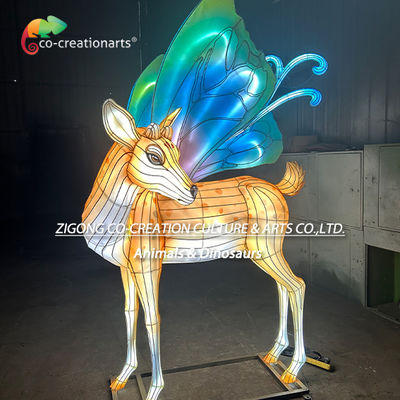 kaufen Großes verzaubertes Hirschlaternenfest mit leuchtend blau-grünen Schmetterlingsflügeln | Chinesische Kunstfertigkeit Online-Herstellung