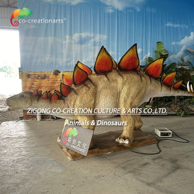 Realistischer animatronischer Dinosaurier Stegosaurus: Strukturierte Haut, dynamisches Brüllen & leuchtende Rückenplatten für immersive Ausstellungen